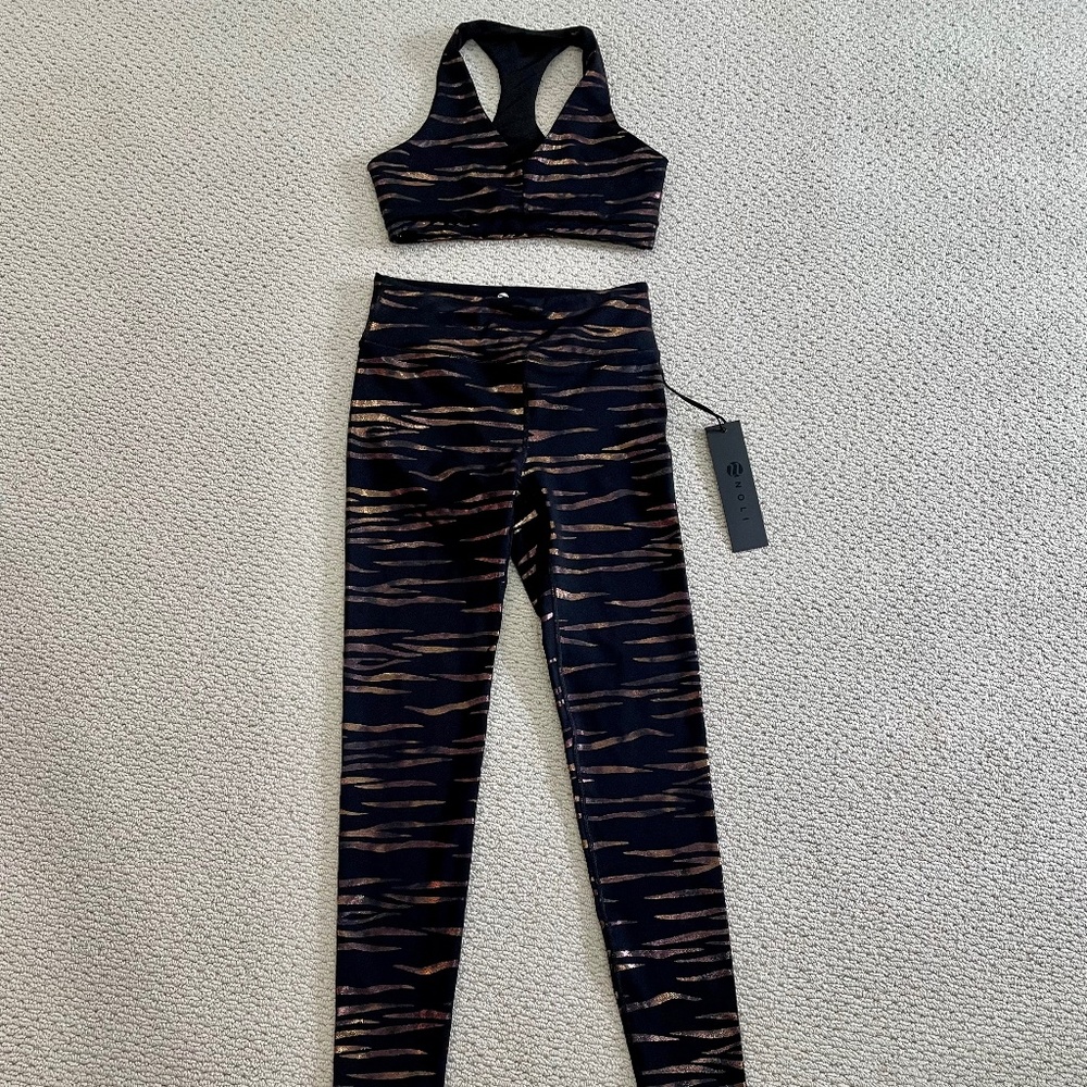 Noli metallic tiger print leggings and sports bra set